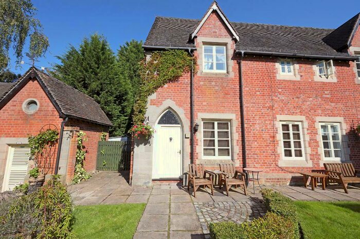 2 Bedroom End Of Terrace House To Rent In St Vincent Mews, Meaford, Staffordshire, ST15