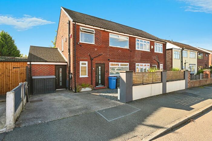 3 Bedroom Semi-Detached House For Sale In Greymist Avenue, Warrington, Cheshire, WA1