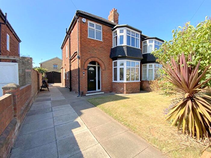 3 Bedroom Semi-Detached House For Sale In Queen Mary Avenue, Cleethorpes, DN35