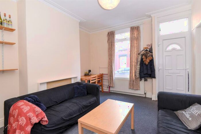 3 Bedroom Terraced House To Rent In Autumn Street, Leeds, LS6