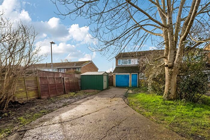 3 Bedroom Semi-Detached House For Sale In Stirling Close, Caversham, Reading, RG4