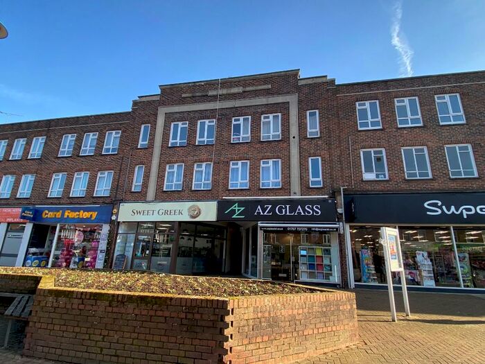 2 Bedroom Maisonette To Rent In Darkes Lane, Potters Bar, Hertfordshire, EN6