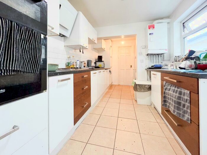 4 Bedroom Terraced House To Rent In Hirwain Street, Cathays, CF24