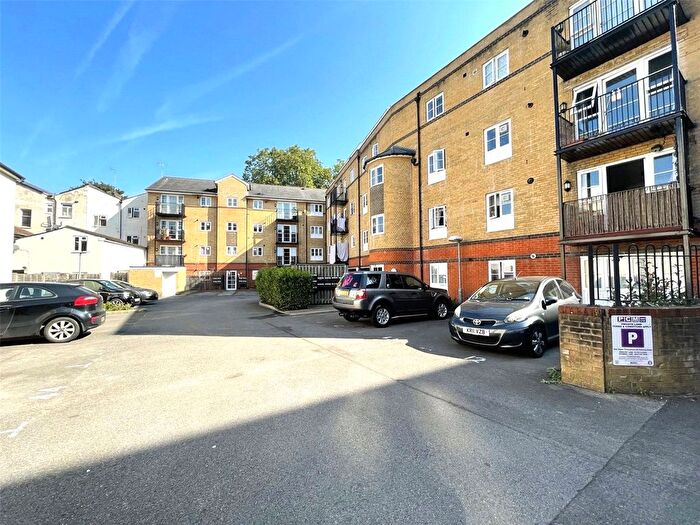 2 Bedroom Flat For Sale In High Street, Aldershot, Hampshire, GU11