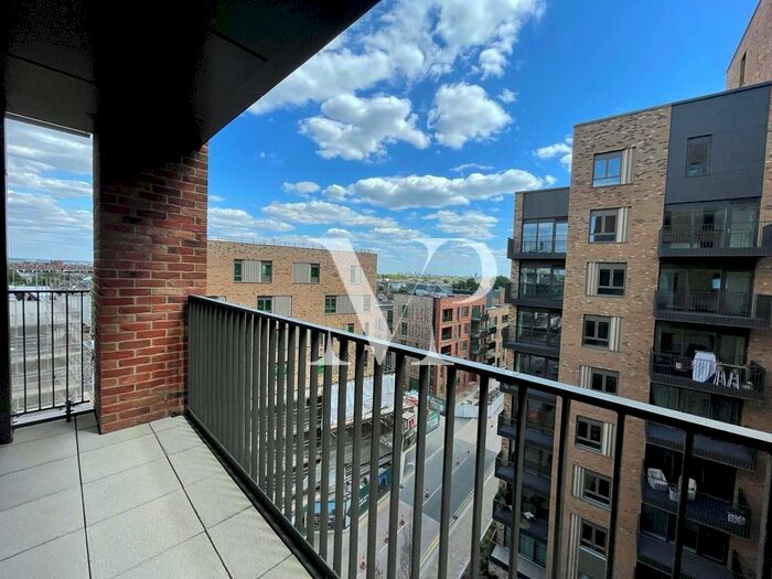 2 Bedroom Apartment To Rent In Blenheim Mansions, Mary Neuner Road, N8