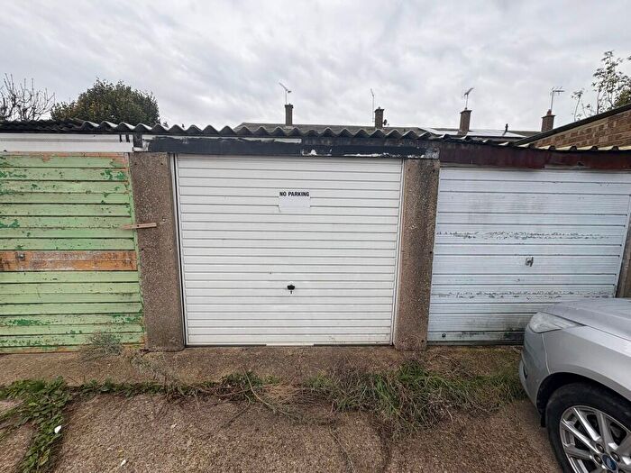 Garage / Parking To Rent In Avondale Walk, Canvey Island, Essex, SS8
