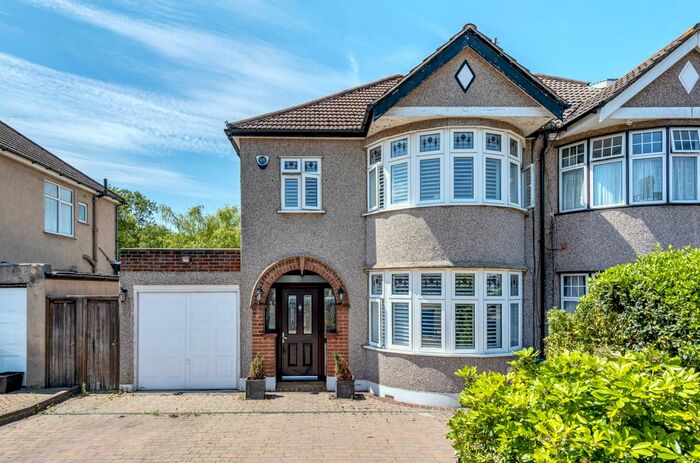 3 Bedroom Semi-Detached House To Rent In The Grove, West Wickham, BR4