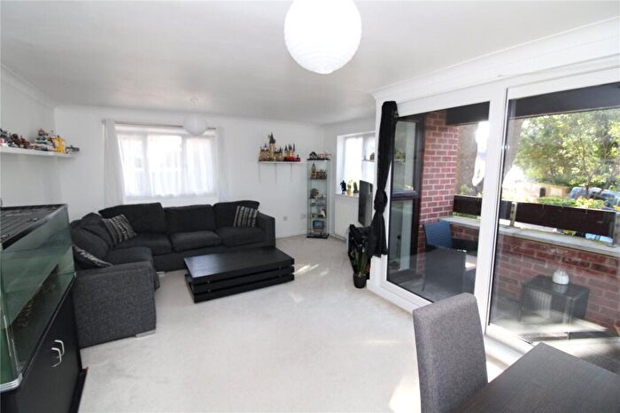 3 Bedroom Apartment For Sale In Belle Vue Road, Lower Parkstone, Poole, Dorset, BH14