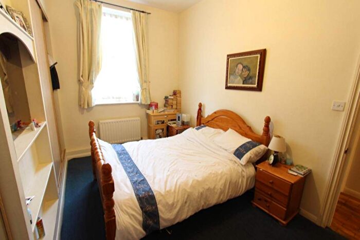 2 Bedroom Flat To Rent In Cockfosters Road, Barnet, EN4