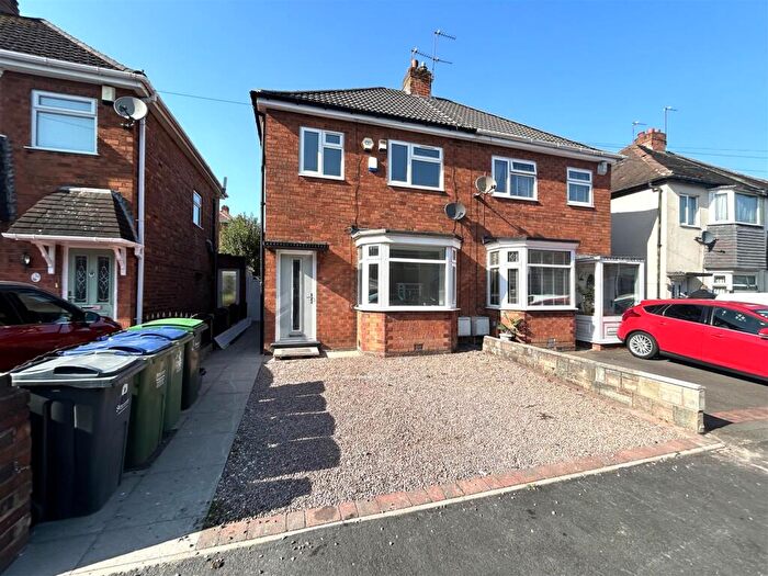3 Bedroom Semi Detached House To Rent In Tower Road, Tividale, B69