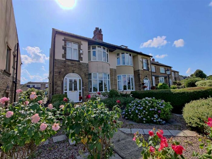 Houses for sale & to rent in HX3 0TR, Copley Close, Skircoat Halifax