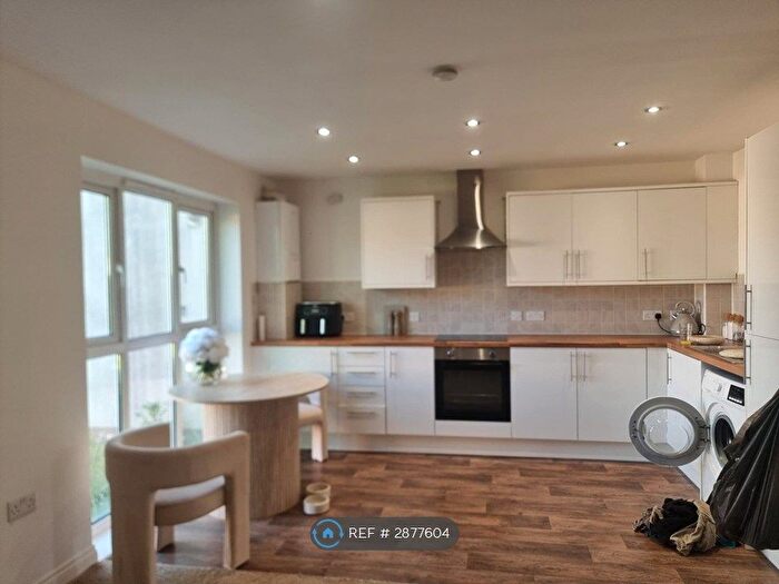 2 Bedroom Flat To Rent In Water Lane, Southampton, SO40