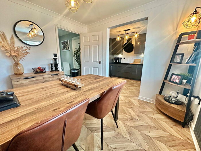4 Bedroom Town House For Sale In Manderston Close, Milking Bank/ Dudley Border, DY1