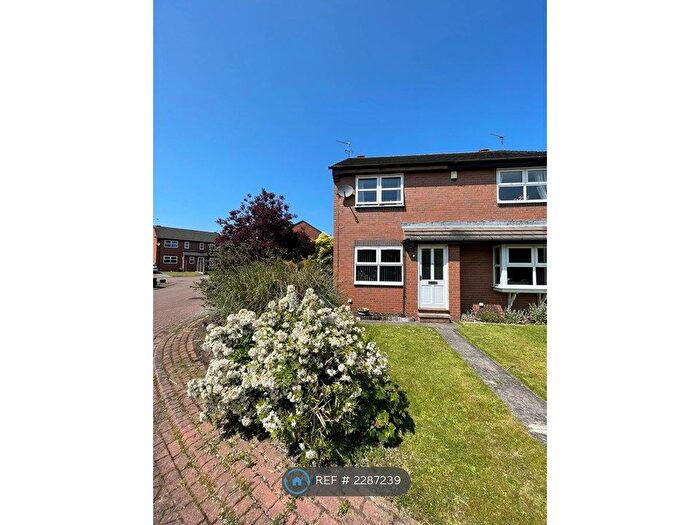 2 Bedroom Semi-Detached House To Rent In Hopefield Gardens, Leeds, LS26