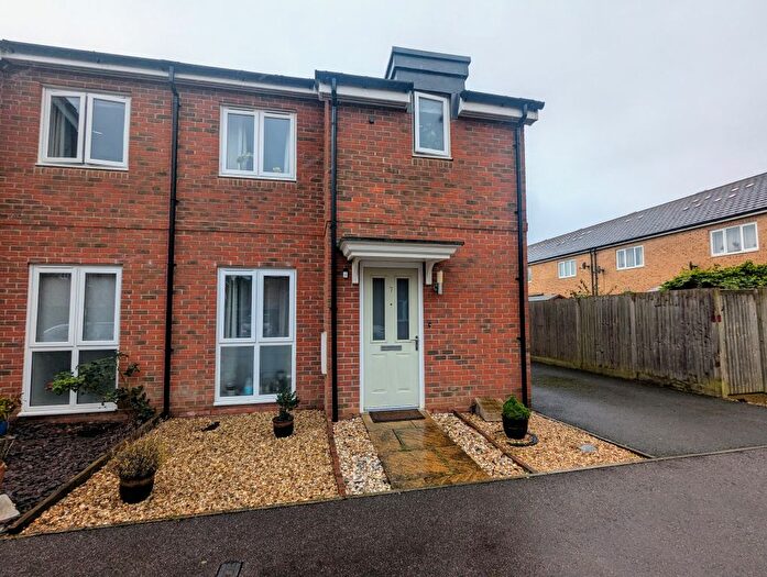 3 Bedroom Property To Rent In Breedon Drive, Aylesbury, HP18