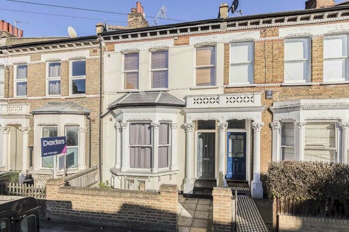3 Bedroom Property To Rent In Solon Road, London, SW2