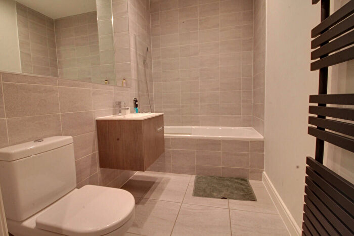 2 Bedroom Apartment To Rent In Lion Court, Warstone Lane, Jewellery Quarter, B18