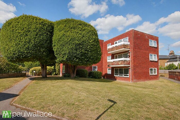 2 Bedroom Flat For Sale In Lansdowne Court, Churchfields, Broxbourne, EN10