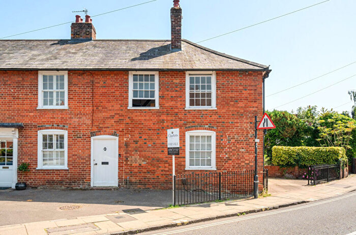 2 Bedroom End Of Terrace House For Sale In Station Road, Romsey, Hampshire, SO51