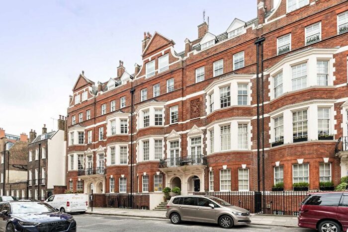 3 Bedroom Flat To Rent In Green Street, London, W1K
