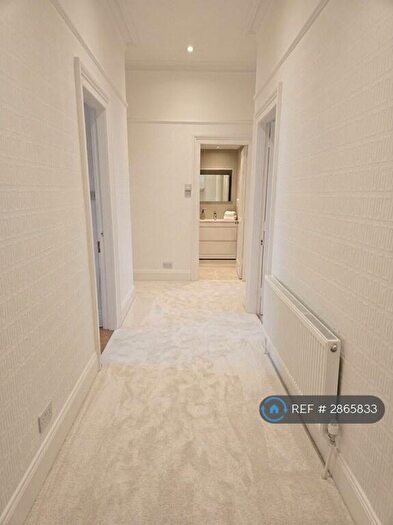 3 Bedroom Flat To Rent In Brisbane St, Greenock, PA16