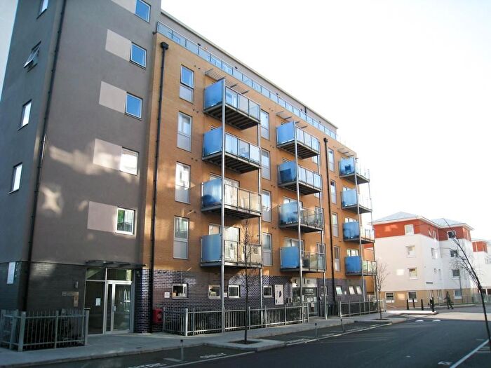 1 Bedroom Flat To Rent In Merchant Street, London, E3