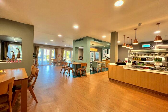 2 Bedroom Retirement Property For Sale In Meadow Court, Sarisbury Green, SO31
