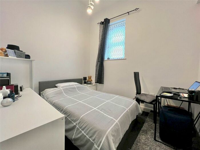 3 Bedroom Apartment For Sale In Wellington Street, Stockport, SK1