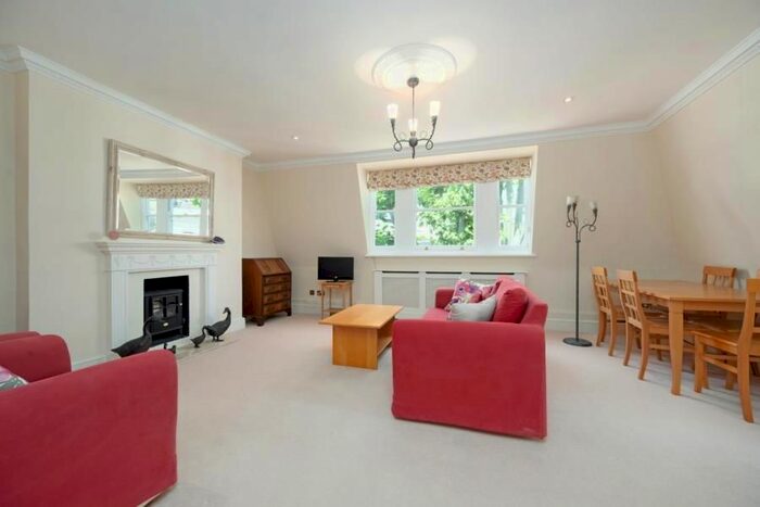 2 Bedroom Flat To Rent In Warrington Gardens, London, W9