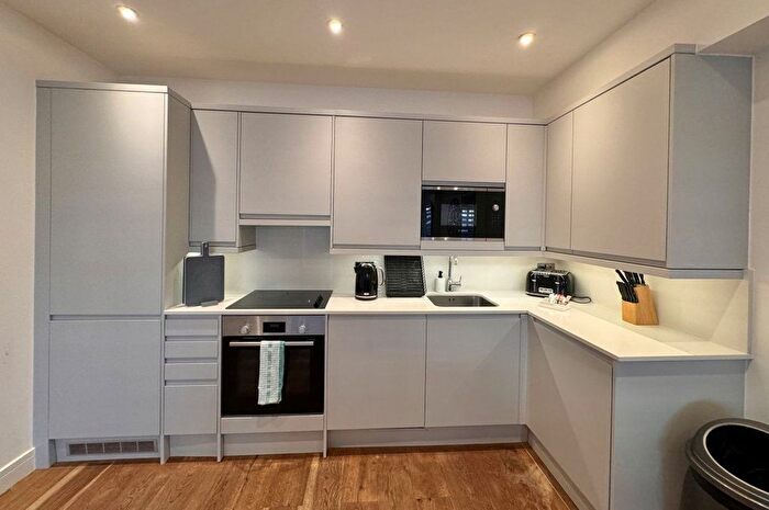 1 Bedroom Flat To Rent In Stoke Road, Slough, SL2