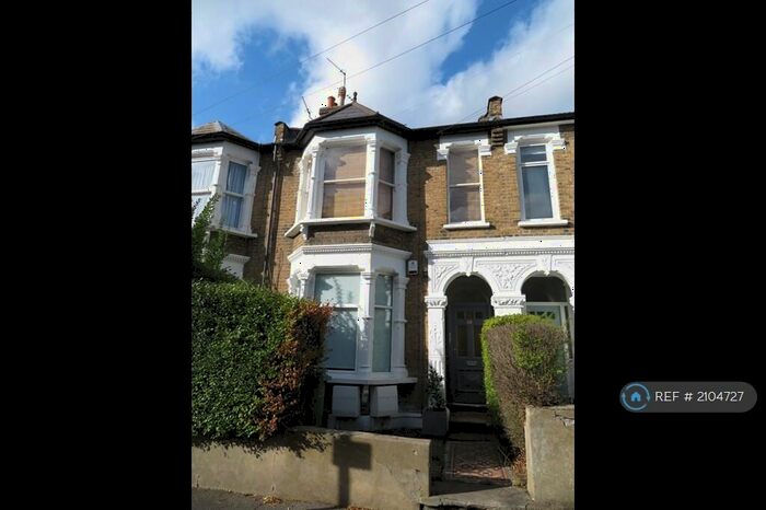 2 Bedroom Flat To Rent In Leytonstone, London, E11