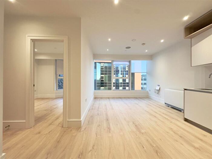 1 Bedroom Flat To Rent In Virginia House, Walton Street, Aylesbury, HP21
