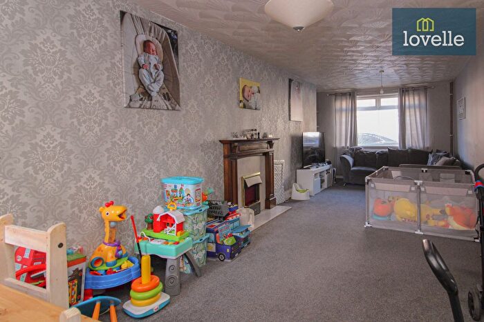 3 Bedroom Terraced House For Sale In Stanley Street, Grimsby, DN32