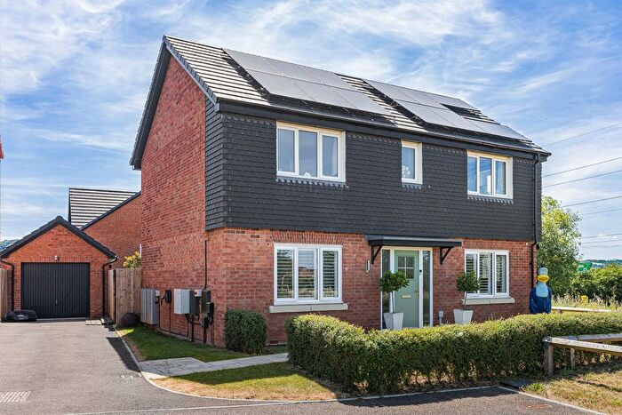 4 Bedroom Detached House For Sale In Harper Close, Gloucester, Gloucestershire, GL3