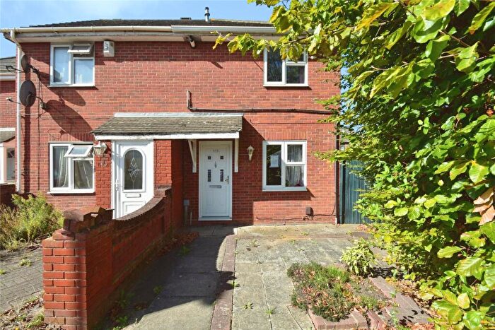 2 Bedroom End Of Terrace House For Sale In Burdetts Road, Dagenham, RM9