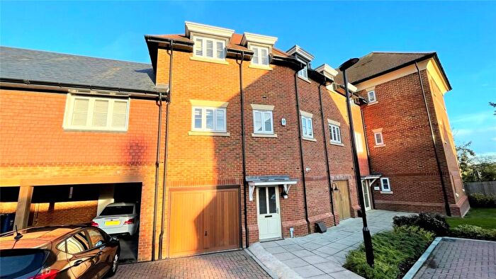 2 Bedroom Maisonette To Rent In Charlock Place, Warfield, Bracknell, Berkshire, RG42