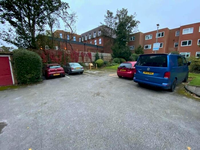 2 Bedroom Flat To Rent In Hagley Road, Edgbaston, Birmingham, B16