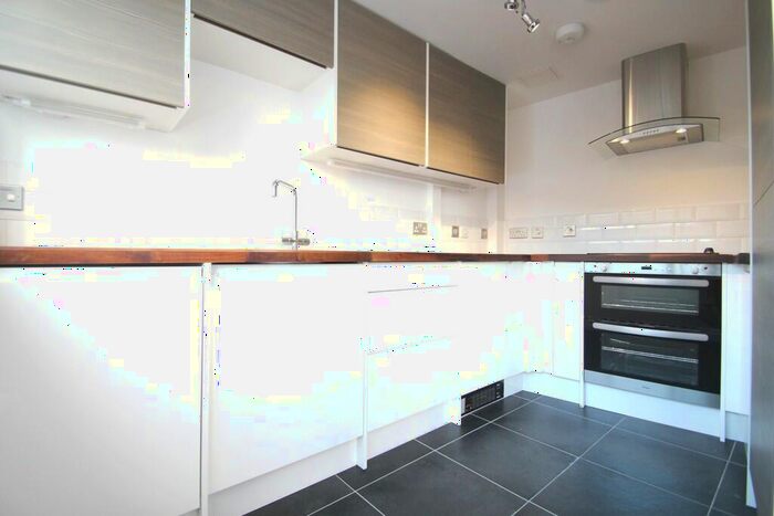 1 Bedroom Apartment To Rent In High Street, Kingston Upon Thames, KT1