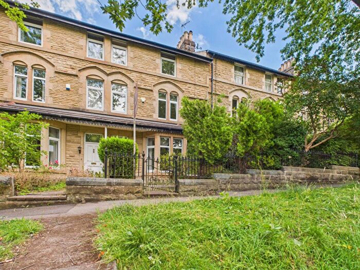 4 Bedroom Town House To Rent In Studley Road, Harrogate, HG1