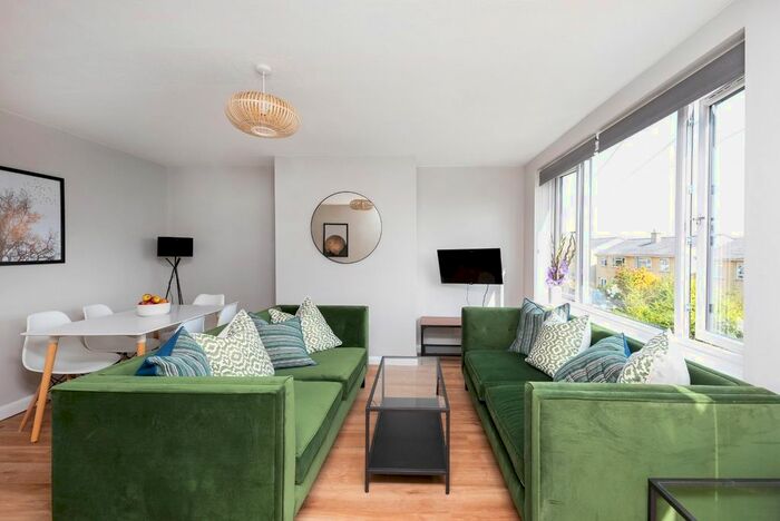 5 Bedroom Terraced House To Rent In Marshfield Way, Bath, BA1