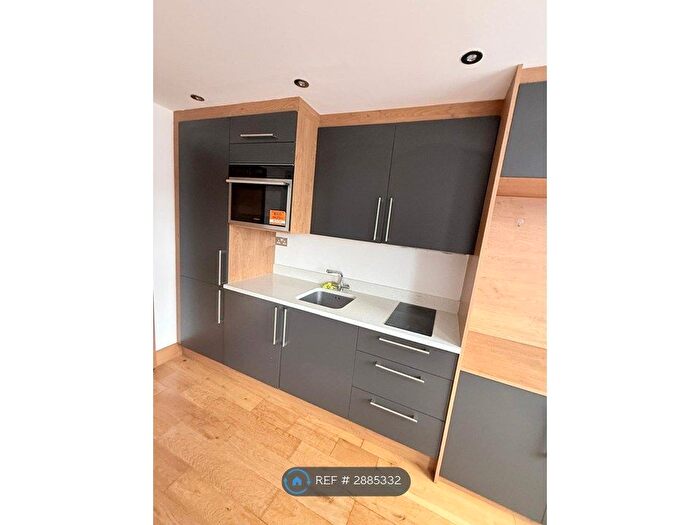 Studio To Rent In Kilburn High Road, London, NW6