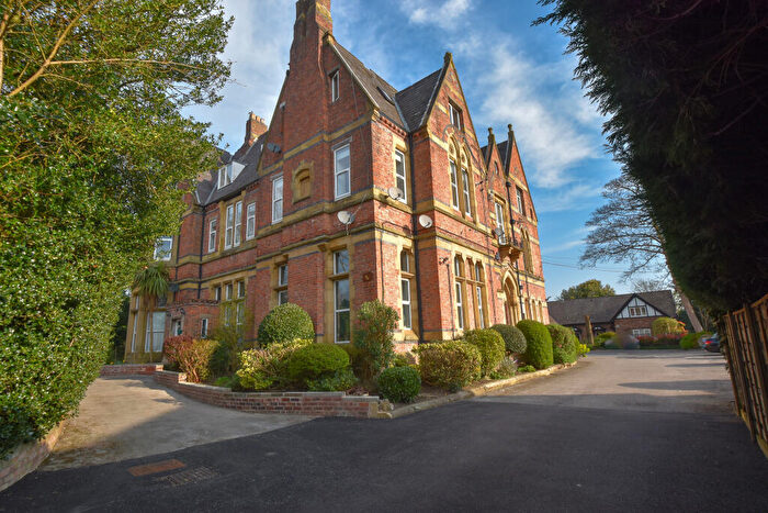 2 Bedroom Apartment For Sale In Oakleigh House, The Avenue, Sale, M33