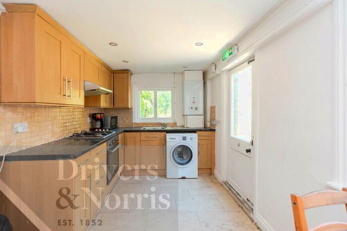 6 Bedroom House To Rent In Calverley Grove, Archway, London, N19
