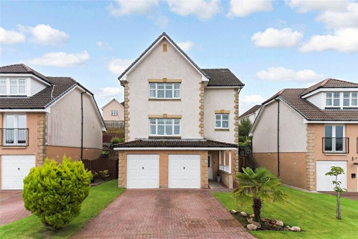 4 Bedroom Town House For Sale In Knockdhu Place, Gourock, Inverclyde, PA19