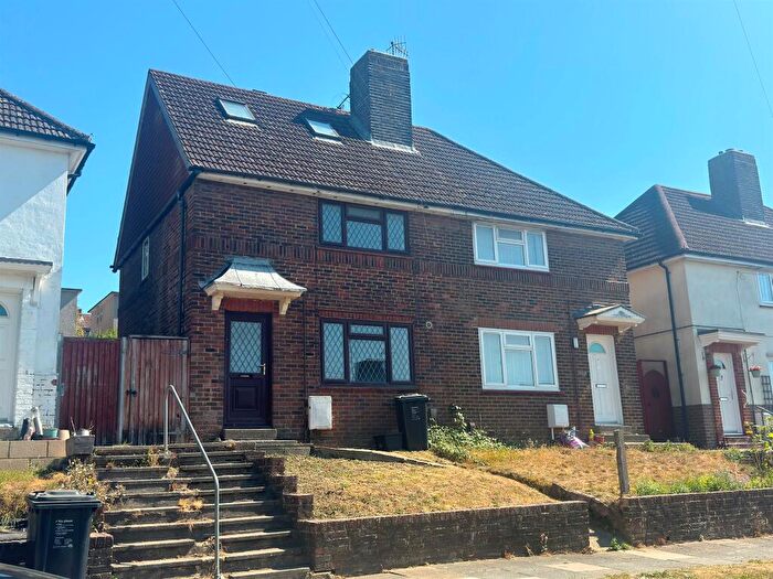 3 Bedroom Semi-Detached House For Sale In Birdham Road, Brighton, BN2