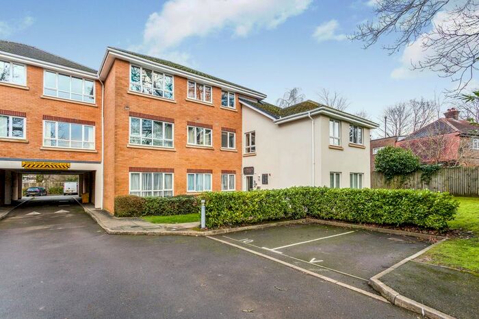 1 Bedroom Flat To Rent In North Road, Crawley, RH10