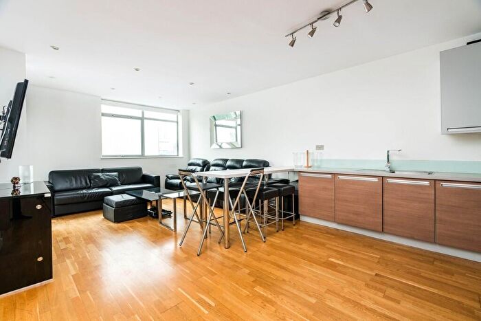 3 Bedroom Apartment For Sale In Crown Place Apartments, London, SE16