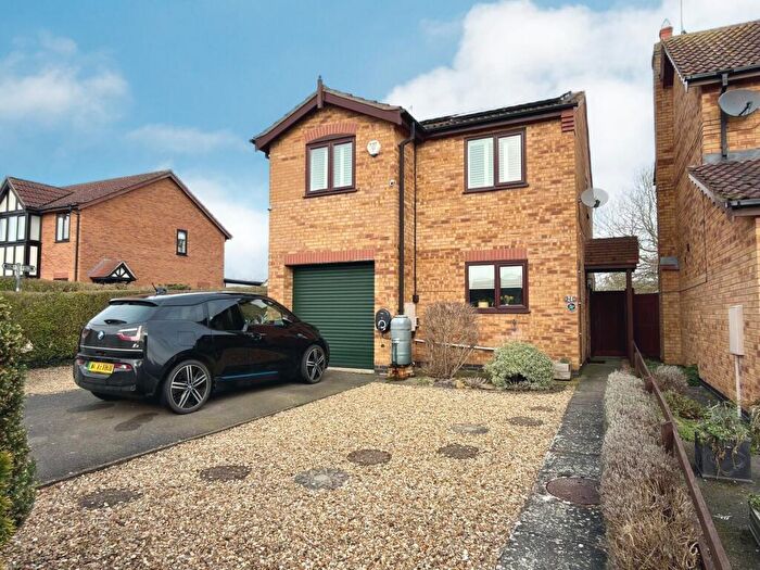 3 Bedroom Detached House For Sale In Dunlin Road, Essendine, Stamford, PE9
