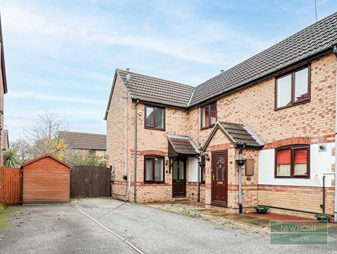 2 Bedroom Semi-Detached House For Sale In Dean Close Rossington, Doncaster, DN11