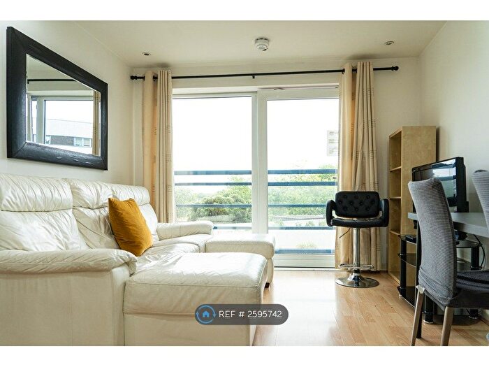 1 Bedroom Flat To Rent In The Crescent Building, Portsmouth, PO1